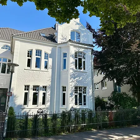 Uferresidenz - Altbau-juwel Mit Terrasse, Garten Und Wasserblick 公寓