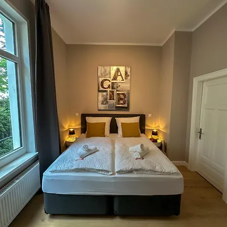 דירה Uferresidenz - Altbau-juwel Mit Terrasse, Garten Und Wasserblick אולדנבורג