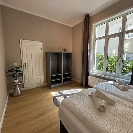 Uferresidenz - Altbau-juwel Mit Terrasse, Garten Und Wasserblick דירה *