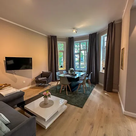 Uferresidenz - Altbau-juwel Mit Terrasse, Garten Und Wasserblick * אולדנבורג