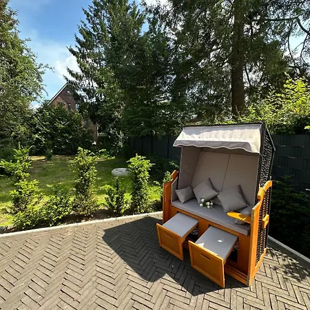 Uferresidenz - Altbau-juwel Mit Terrasse, Garten Und Wasserblick