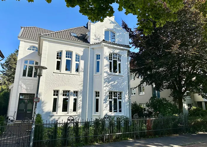 Uferresidenz - Altbau-juwel Mit Terrasse, Garten Und Wasserblick 公寓
