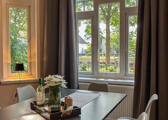 Uferresidenz - Altbau-juwel Mit Terrasse, Garten Und Wasserblick 奥尔登堡